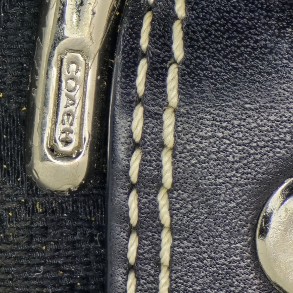 Vintage Coach Hampton Signature Black Wallet - Picture 2 of 6